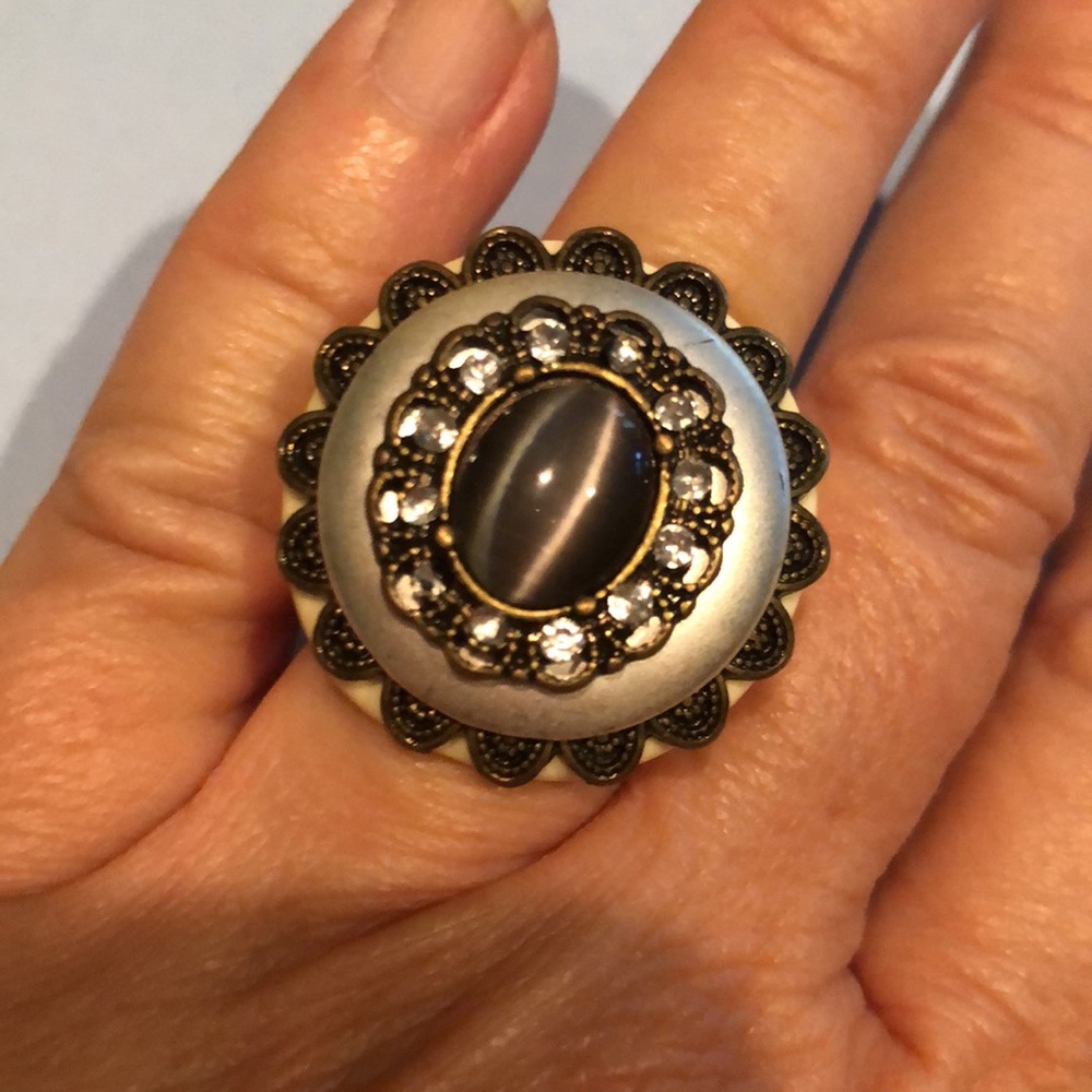 Costume Ring Set - Picture 4 of 7